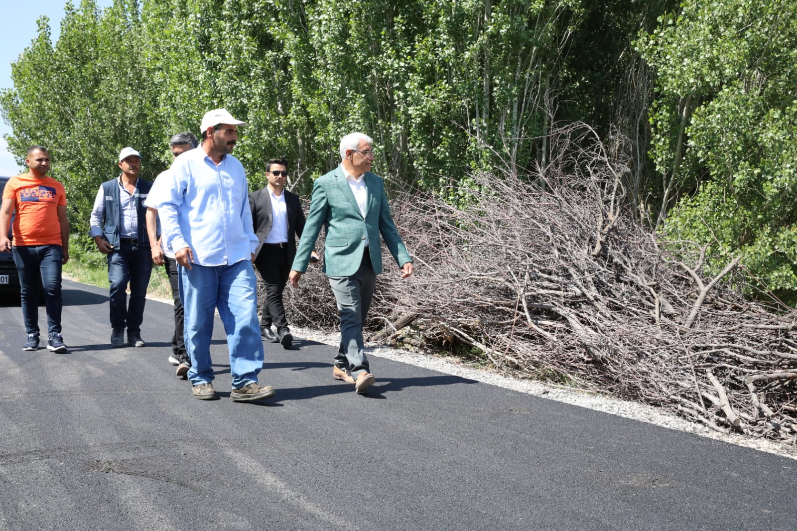 “İLÇE GENELİNDE ASFALT SERİMLERİNİ BU YIL BİTİRMEYİ HEDEFLİYORUZ”