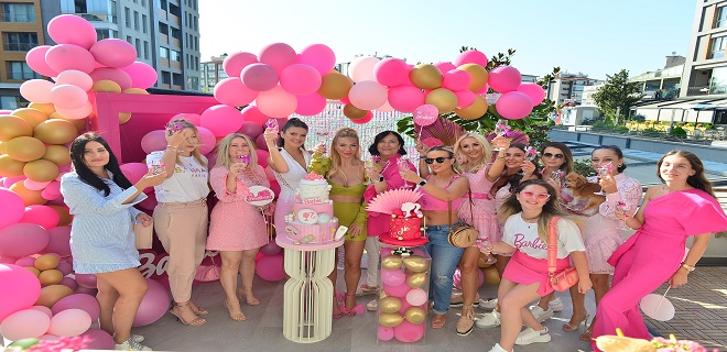 Ünlü modacıya  sürpriz parti