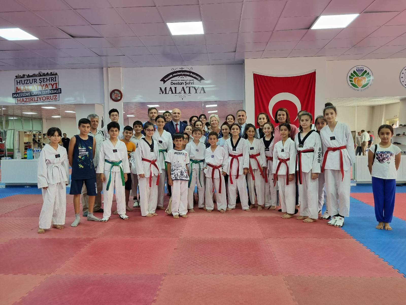 Mukim Temsilcisi Vinton Malatya Büyükşehir Belediyesi Hizmetlerini gezdi