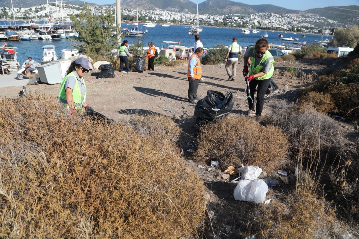 GÜMBET MAHALLESİNDE KAPSAMLI TEMİZLİK 