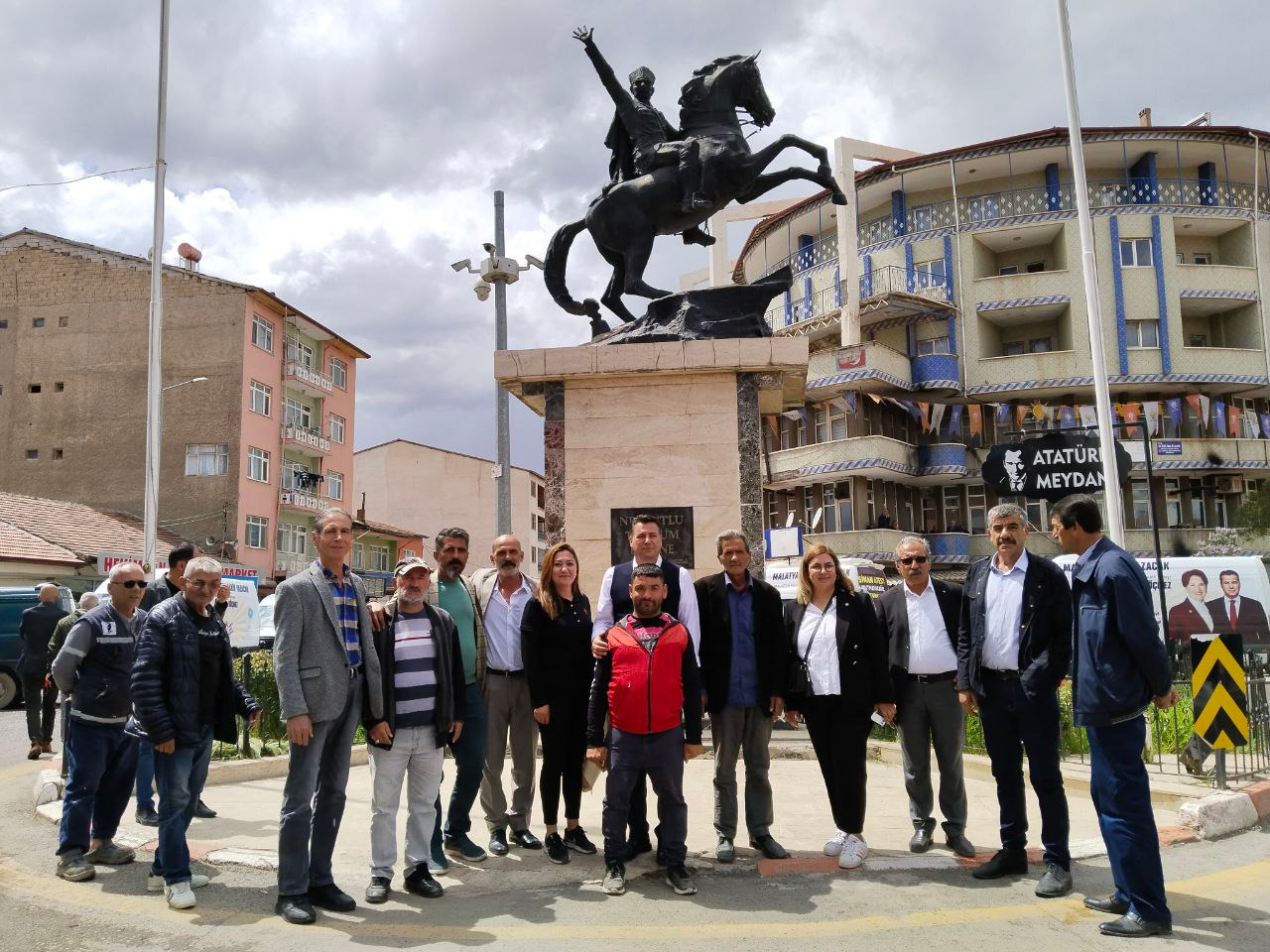 İYİ Partili Göçmez “Vekil Dediğiniz Hizmetkâr Olmalı”