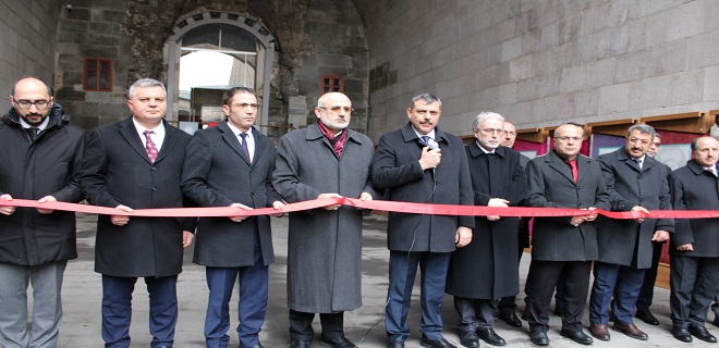 Erzurum’da 1001 Hatim Fotoğraf Sergisi Açıldı