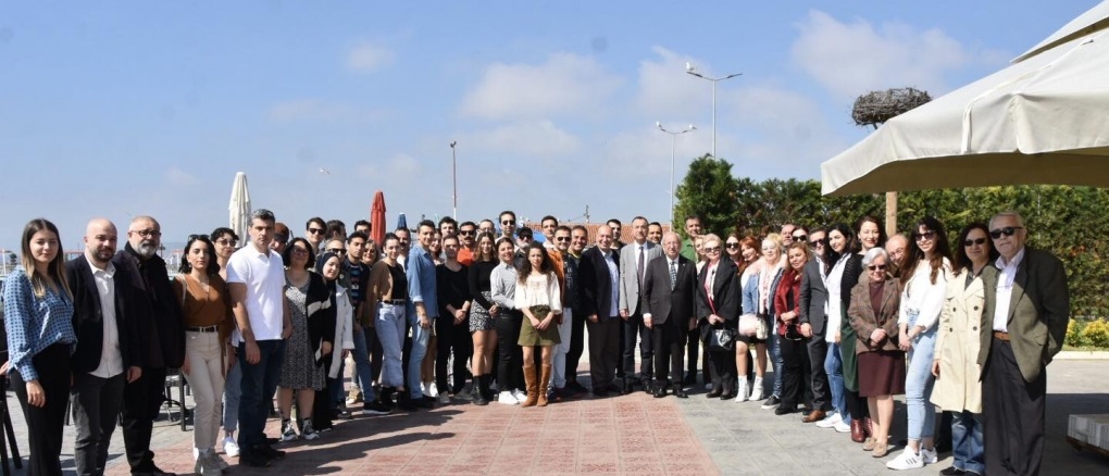 Tekirdağ Büyükşehir Belediyesi Şehir Tiyatrosu oyuncuları ile kahvaltıda bir araya geldi.  