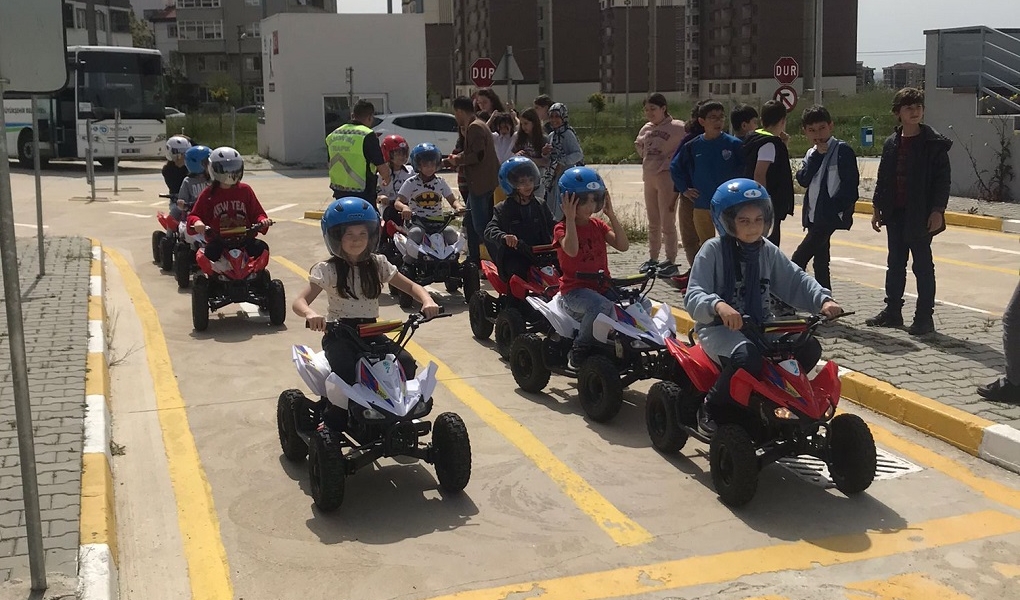 6 Bin 532 öğrenciye uygulamalı ve teorik olarak trafik eğitimi verildi.