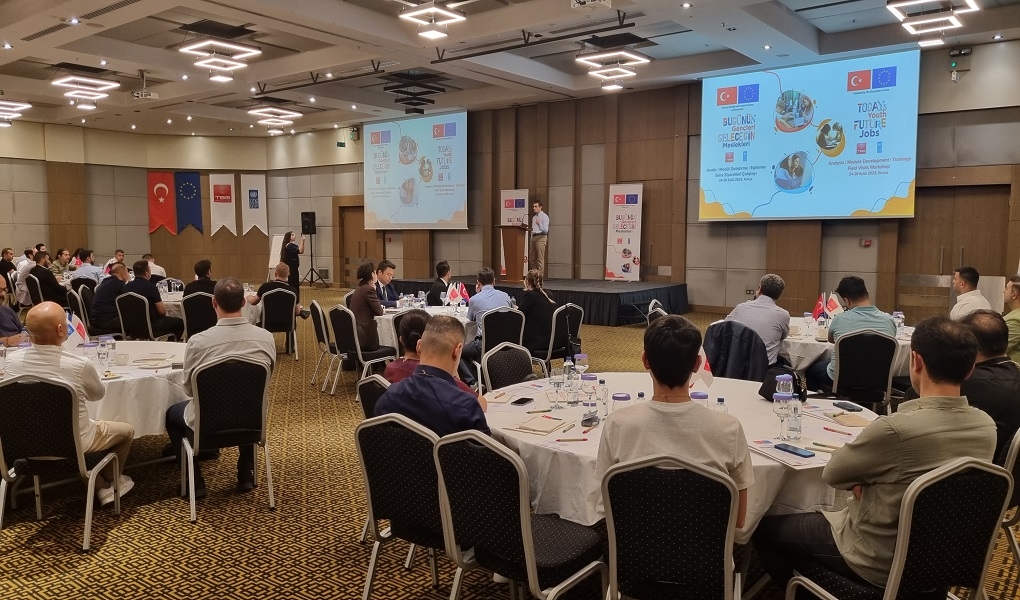 BUGÜNÜN GENÇLERİ GELECEĞİN MESLEKLERİ PROJESİ HAYATA GEÇİYOR