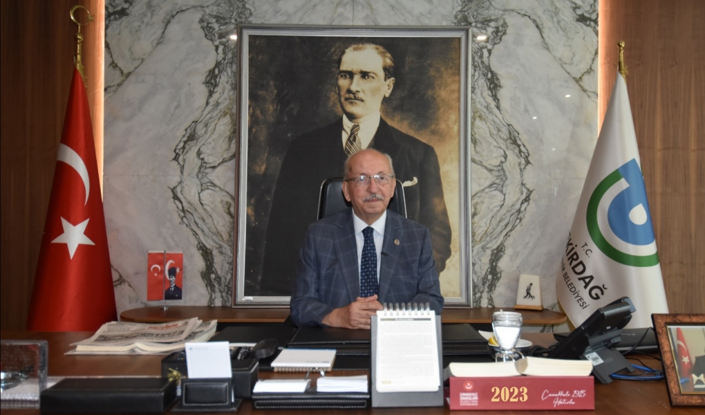 BAŞKAN KADİR ALBAYRAK'IN 24 KASIM ÖĞRETMENLER GÜNÜ MESAJI