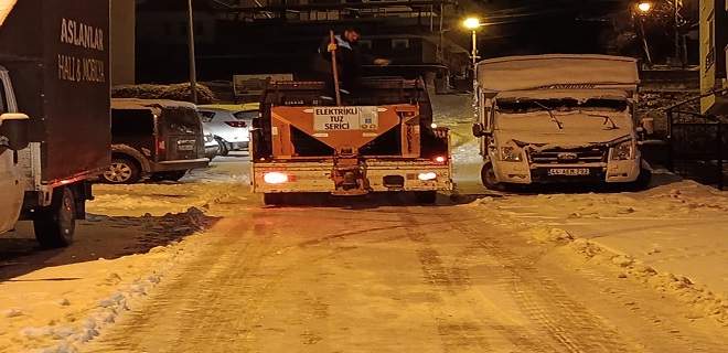 Battalgazi'de Karla Mücadele Çalışmaları Gece Boyu Sürdü.