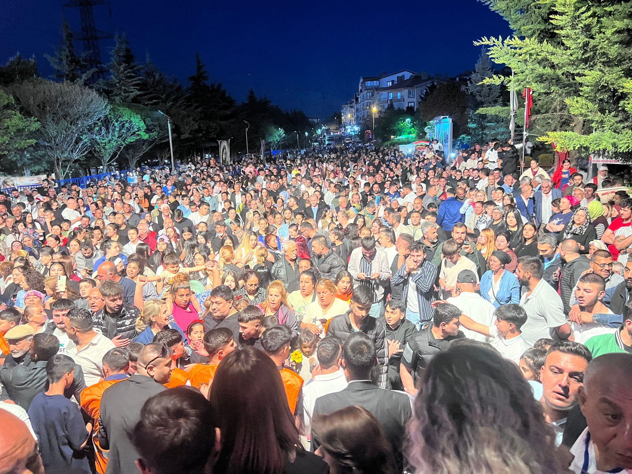 Dostlar Muhabbeti Derneği Anadolu Abdallar Cemevi açılışı gerçekleştirildi.