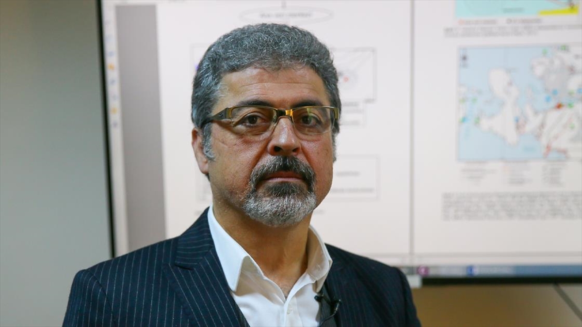 Prof. Dr. Sözbilir: Toplam yüzey kırığı uzunluğu 500 kilometreyi aşmış durumda