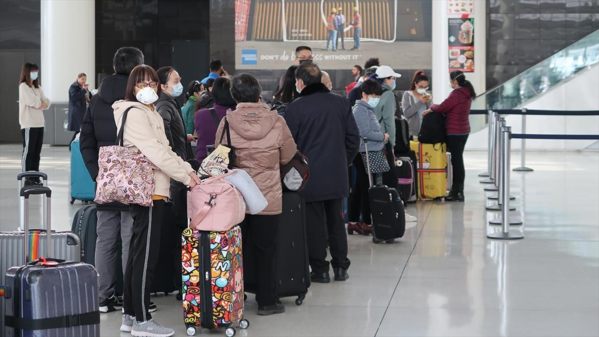 ABD, Çin'den gelen yolculara Kovid-19 testi şartını kaldırmayı planlıyor