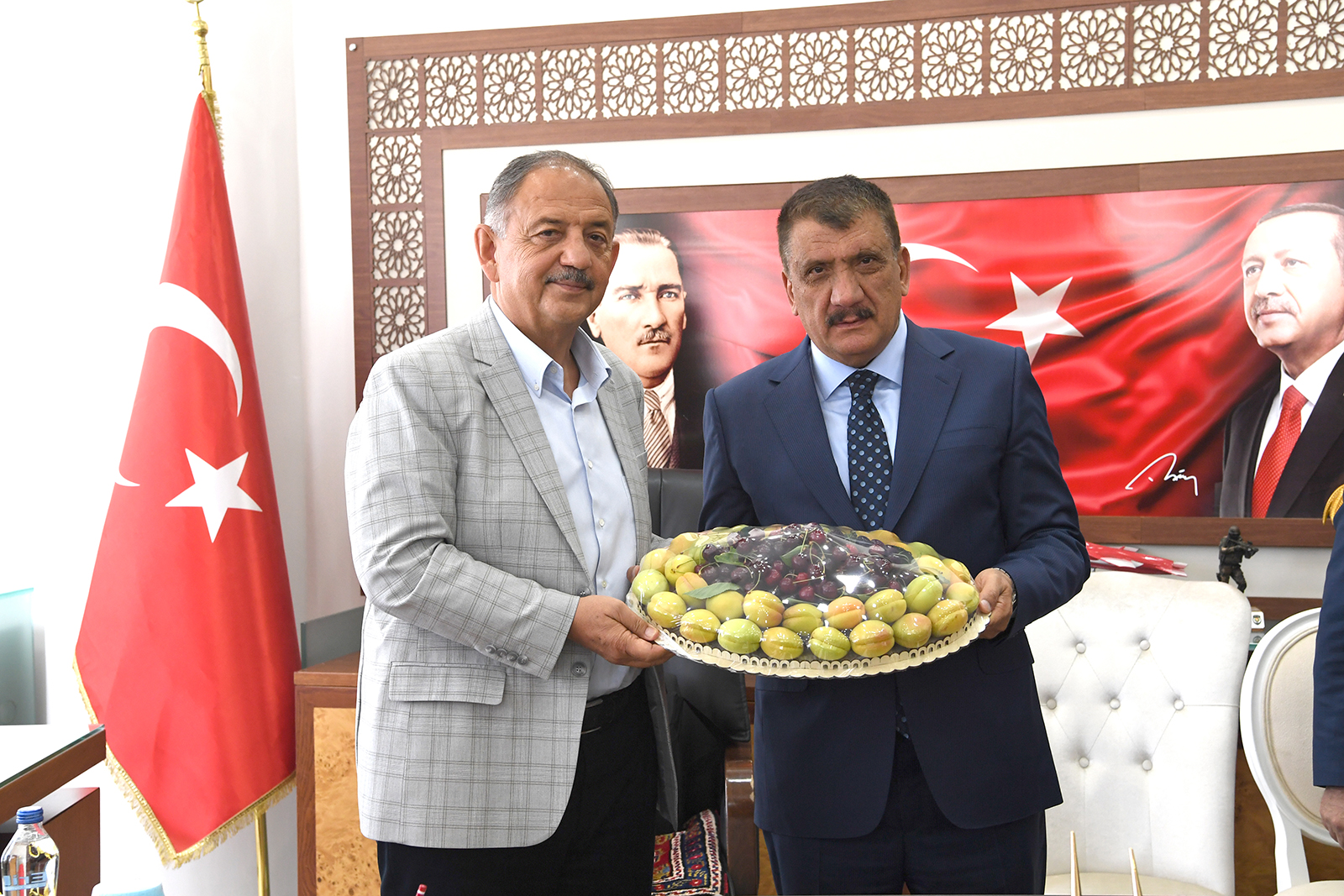 Bakan Özhaseki’yi makamında ağırladı.