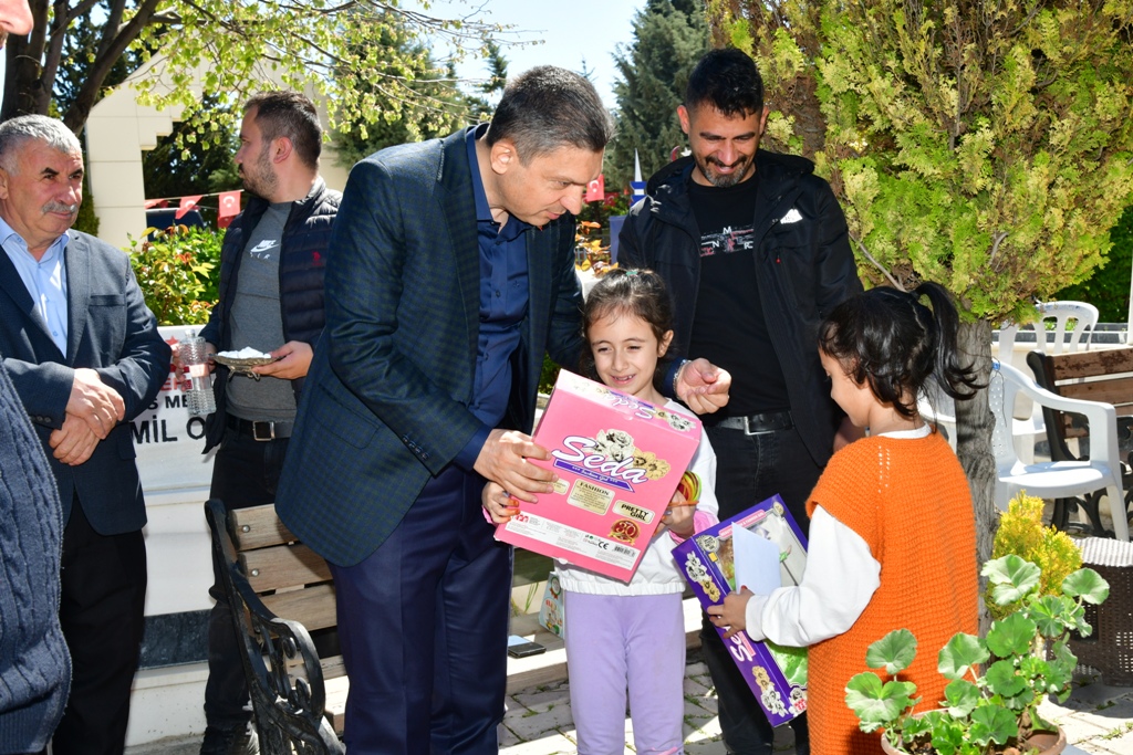 Konteyner ve Çadır Kentlerde Ramazan Bayramı Kutlandı.