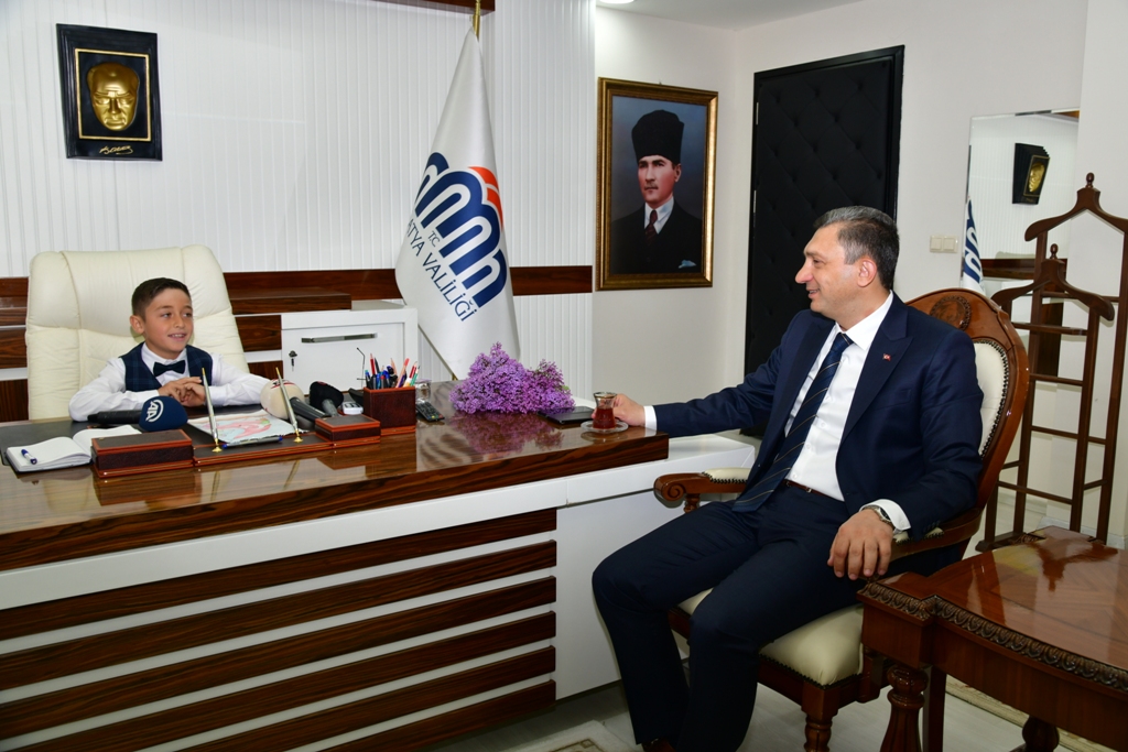 23 Nisan Valimiz Tarık Boztepe; “Sağlam ve Güvenli Evler Yapılsın”