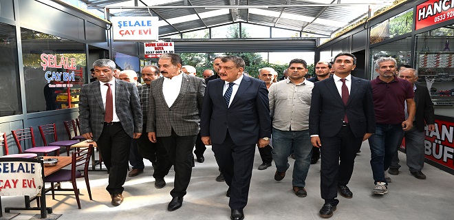 Ankara Esnaf Çarşısında incelemelerde bulundu.