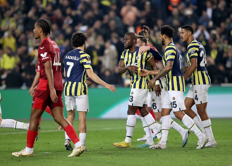 Fenerbahçe'ye galibiyet yetmedi