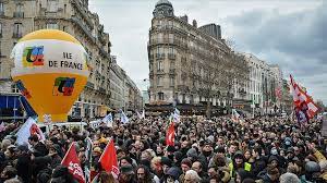 Fransa'da parlamenterlerden emeklilik reformunun 