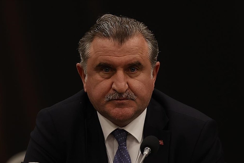 Gençlik ve Spor Bakanlığı görevine Osman Aşkın Bak getirildi