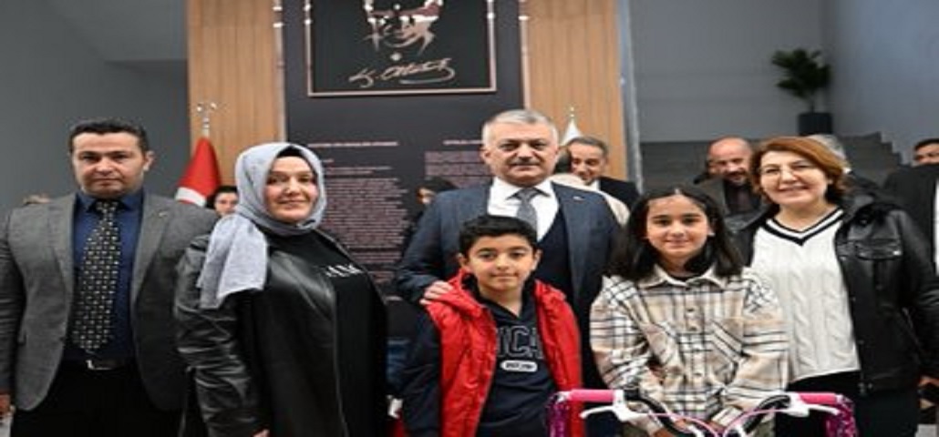 Vali Ersin Yazıcı 60. Kütüphane Haftası Programına Katıldı