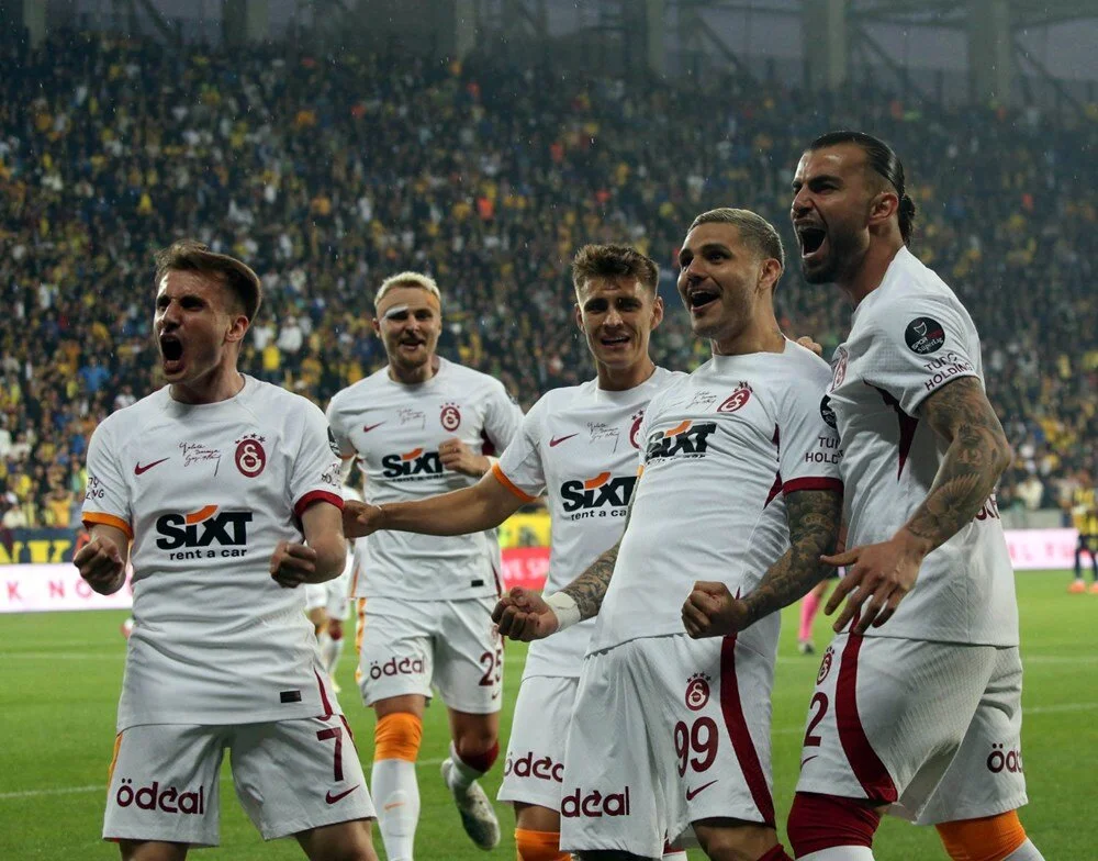 Süper Lig’in şampiyonu Galatasaray!