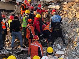 Hatay'da enkaz altında kalan kişi 136 saat sonra kurtarıldı