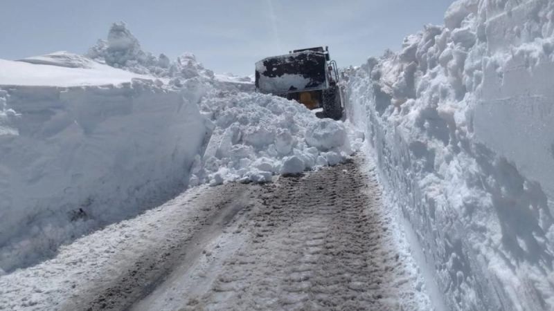 Kağızman-Ağrı kara yolu kar nedeniyle ulaşıma kapandı