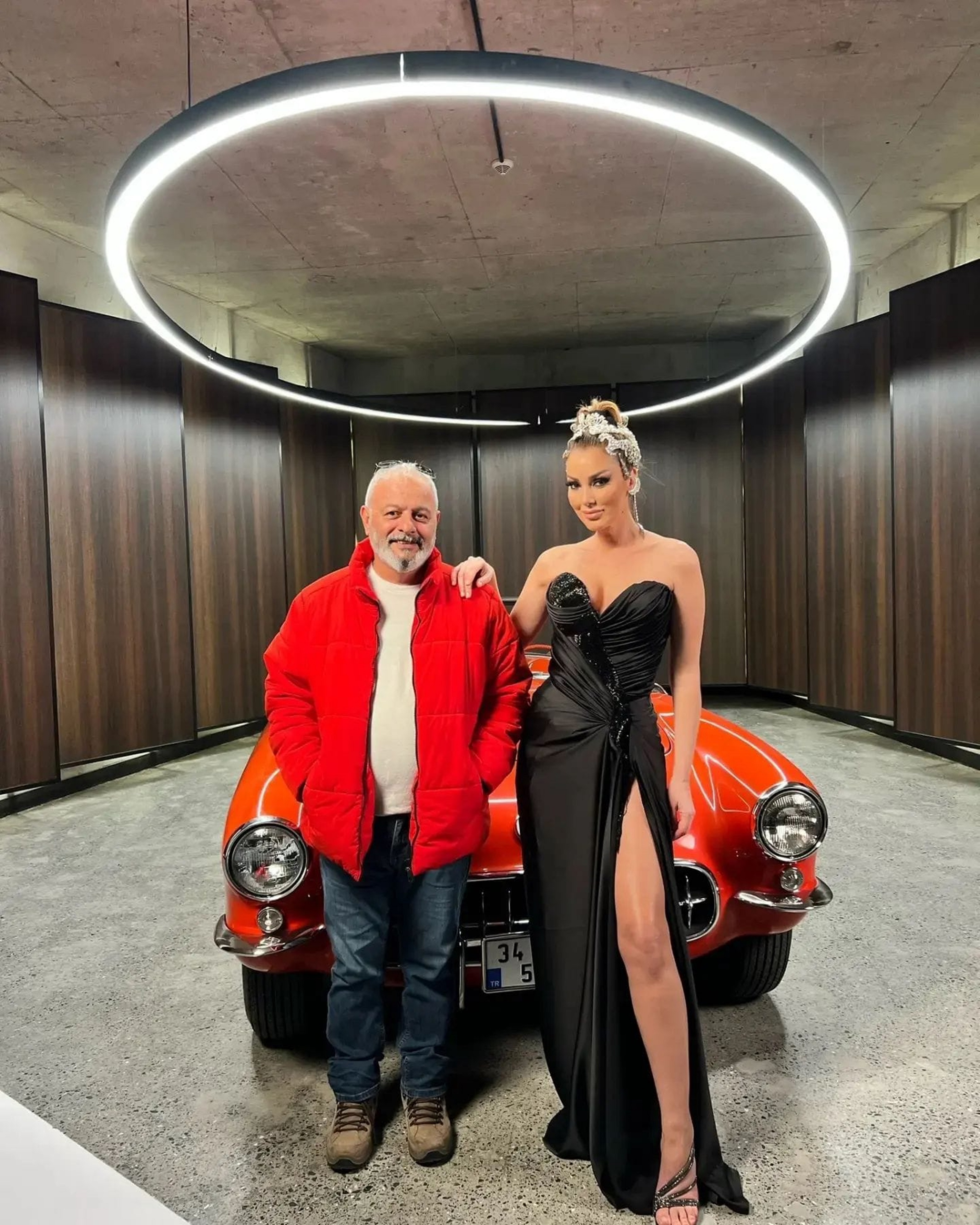 YEŞİM SALKIM, PETEK DİNÇÖZ, MAHMUT TUNCER SAHNESİ ONA EMANET