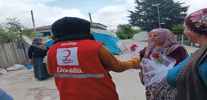 Kızılay Yeşilyurt Şubeden Anneler Gününe Özel Kutlama