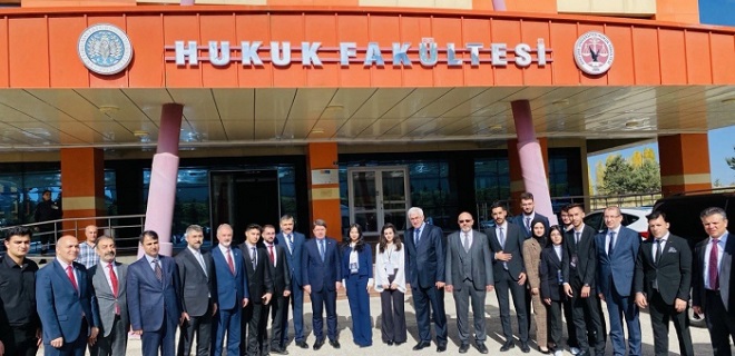 Tunç:, Erzurum'da Hukuk Fakültesi öğrencileri ile buluştu