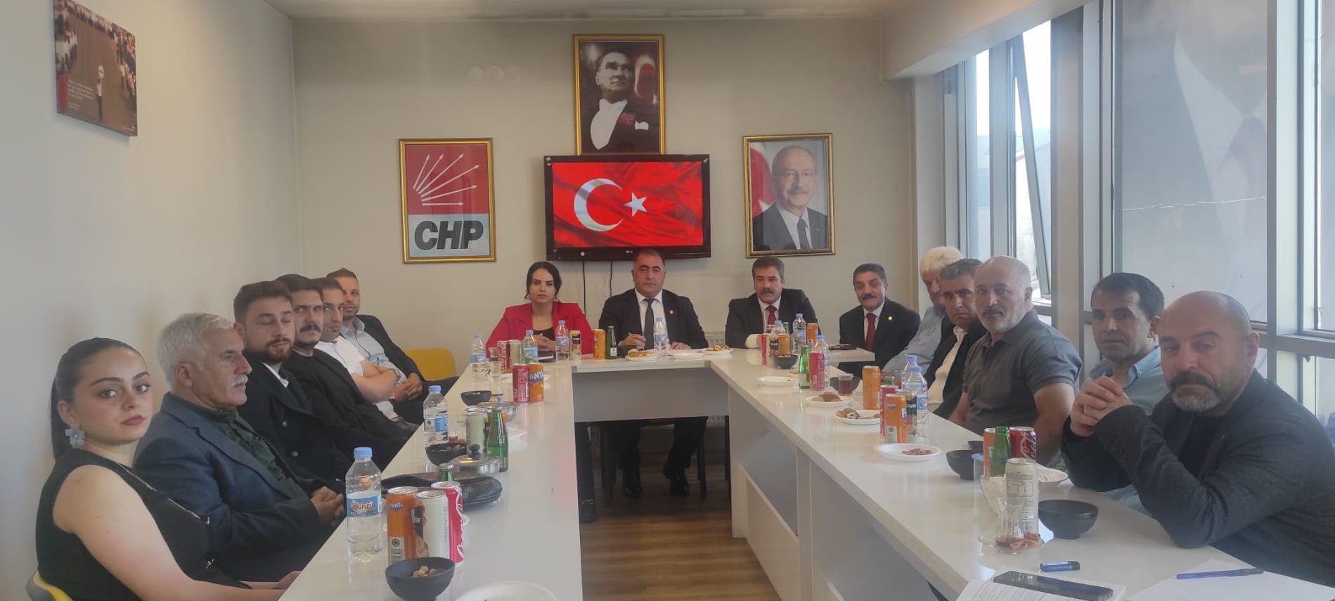 CHP Erzurum'da Yeni Dönem Resmen Başladı: İlk Yönetim Toplantısında Görev Dağılımı Yapıldı