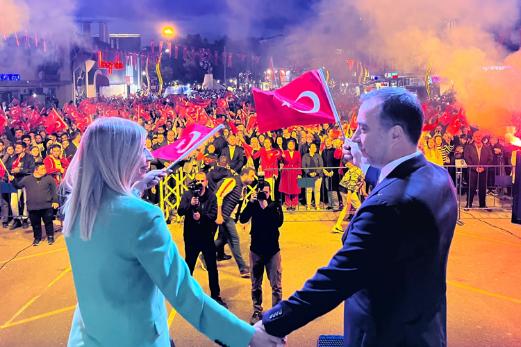 SİLİVRİ 19 MAYIS’TA KIRMIZI BEYAZA BÜRÜNDÜ