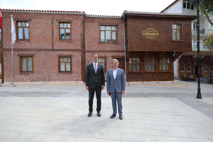 BAŞKAN YILMAZ, KÜLTÜR BAKANI YARDIMCISI AHMET MİSBAH DEMİRCAN’I AĞIRLADI