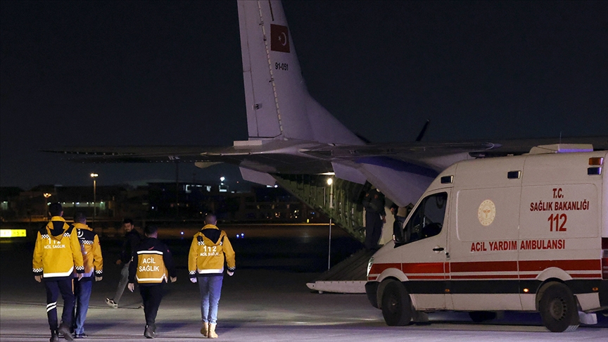 Bakan Koca: Deprem bölgesinden İstanbul'a nakledilen 16 bin 294 yaralıdan 15 bin 119'u taburcu oldu