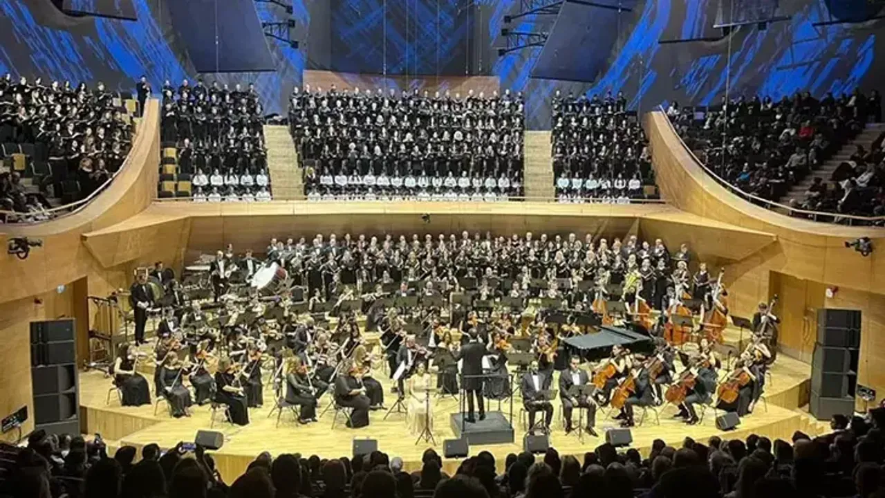 Devlet Çoksesli Korosu'ndan Dünya Koro Günü Konseri