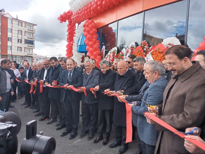 Düzgün AVM Dadaş Kent’te hizmete girdi