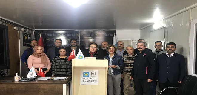 Atamızın izinde, Türk kadınını hak ettiği yere getireceğimize SÖZ VERİYORUZ!