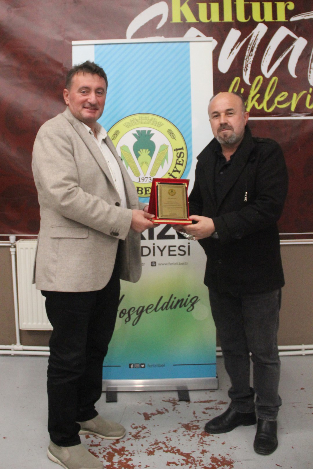 Başkan Gündoğdu'dan teşekkür plaketi 