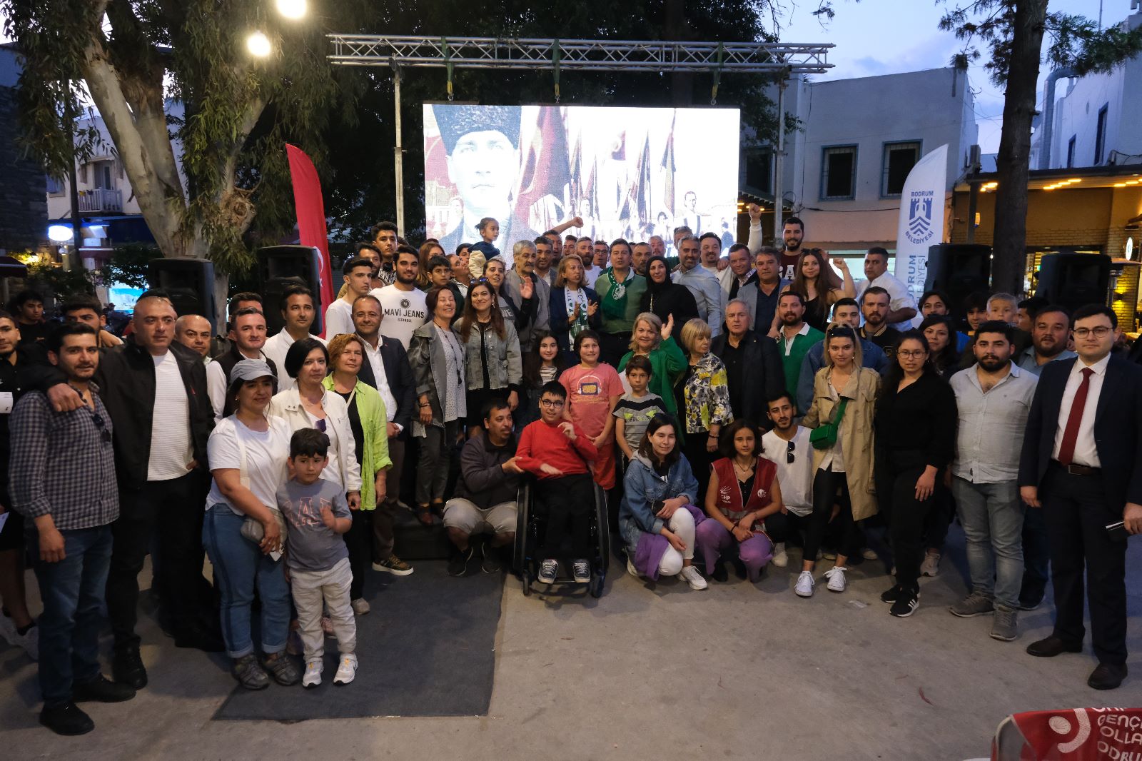 BAŞKAN ARAS, GENÇLERLE BULUŞTU