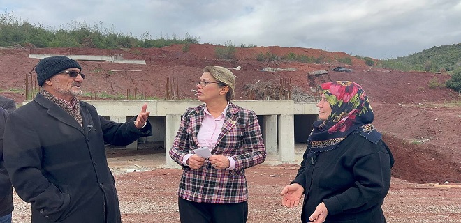 Aksu: siz, depremzedelerin yüzüne nasıl bakacaksınız?” dedi.