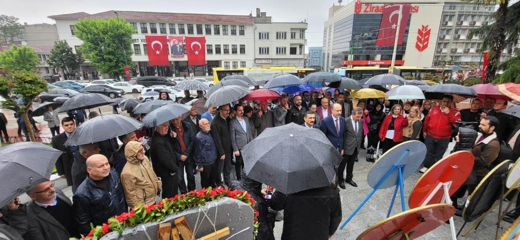 BURSA’DA, SAĞANAK YAĞMUR ALTINDA ATATÜRK SEVGİSİ…