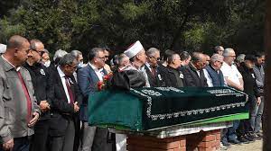 Emekli tiyatrocu Kazım Akşar, Muğla'da son yolculuğuna uğurlandı