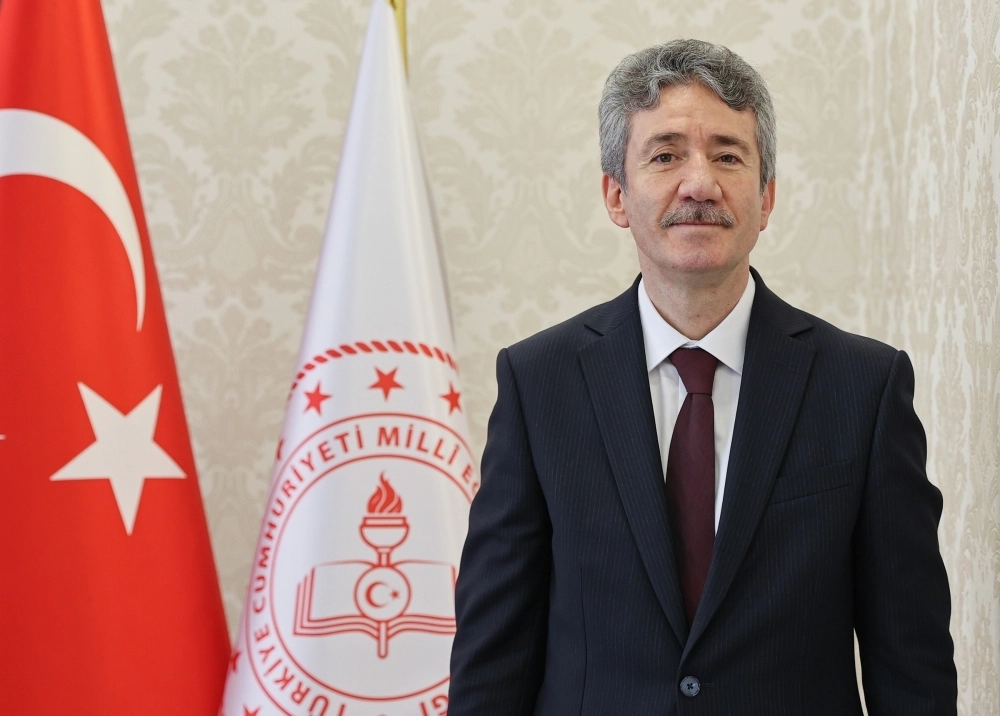 İstanbul'da kayıt dışı öğrencileri okulla buluşturmak için kapı kapı ev ziyaretleri