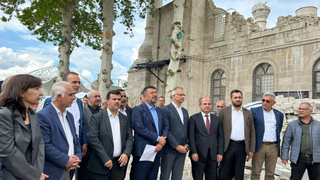Malatya’nın kaderi kapalı kapılar ardında belirlenemez.