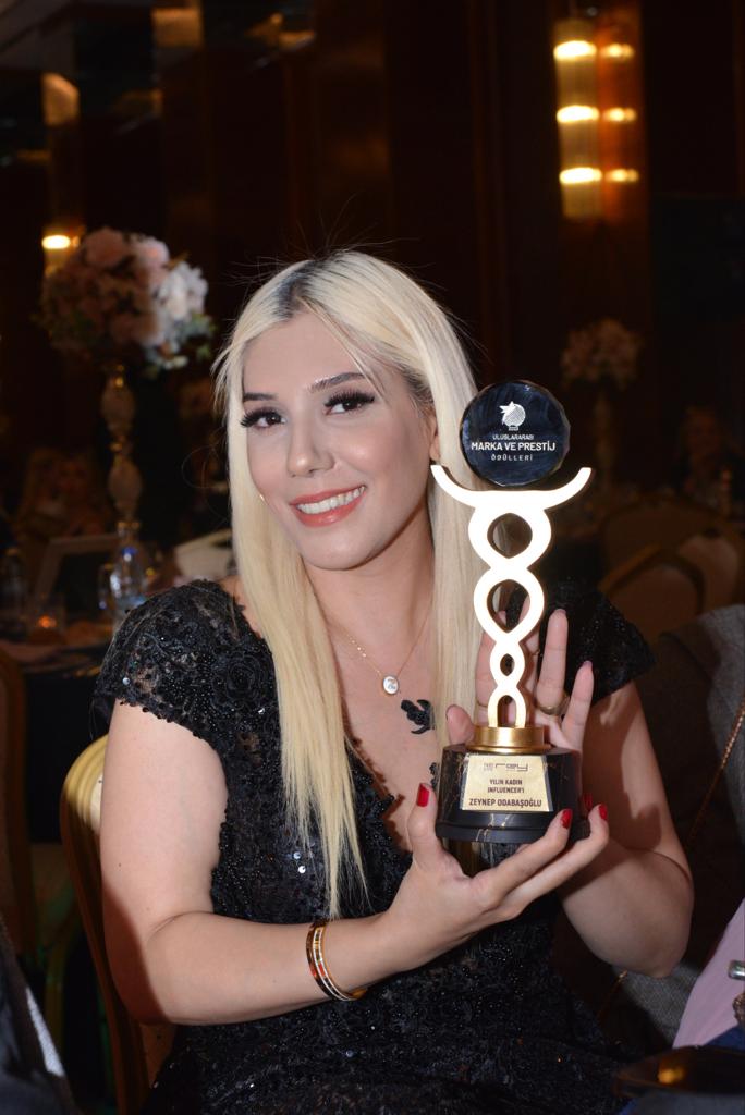 Zeynep Odabaşoğlu: 7. ödülümü çocuklarım, ailem ve tüm kadınlar adına aldım