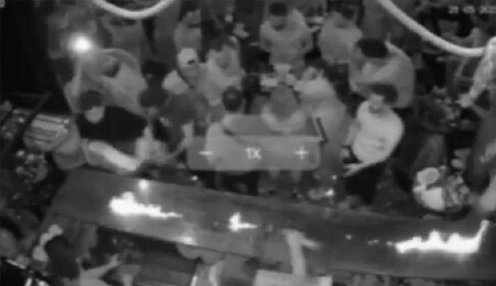 Beyoğlu'nda eğlence mekanında ispirto şişesinin patlamasıyla alevler arasında kalan 3 kişi yaralandı