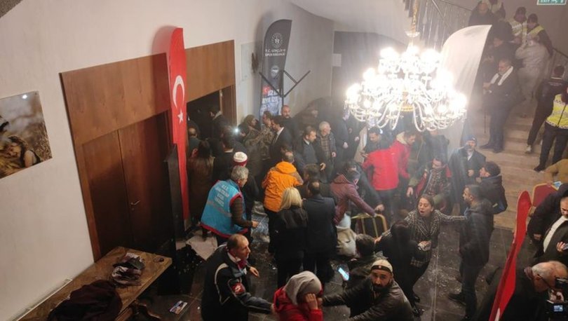 Sarıkamış'ta otelin tavanı çöktü