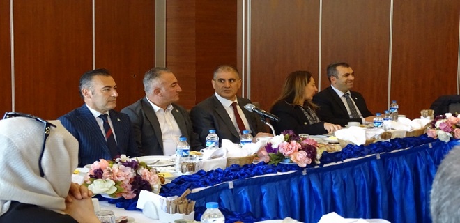İYİ Partili adaylar basın mensuplarının sorularını yanıtladı.