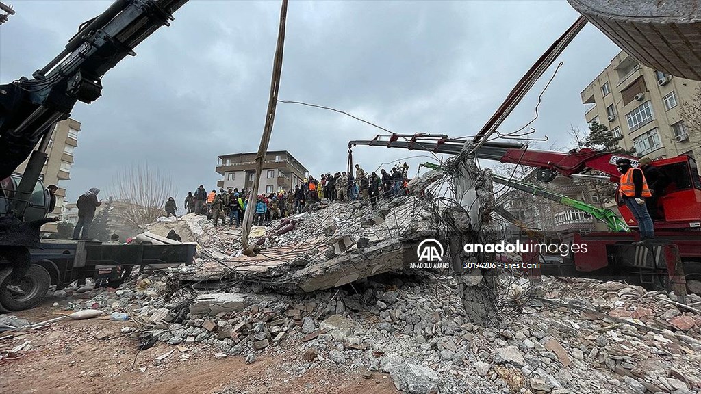 İsrail Türkiye'ye insani yardım ve arama kurtarma ekibinin bulunduğu iki uçak gönderiyor